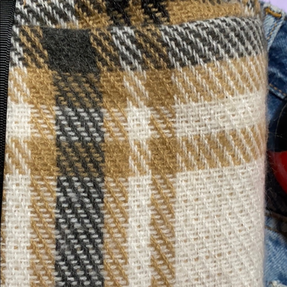 NWT reversible cold weather wrap soft cozy fabric - Picture 4 of 5